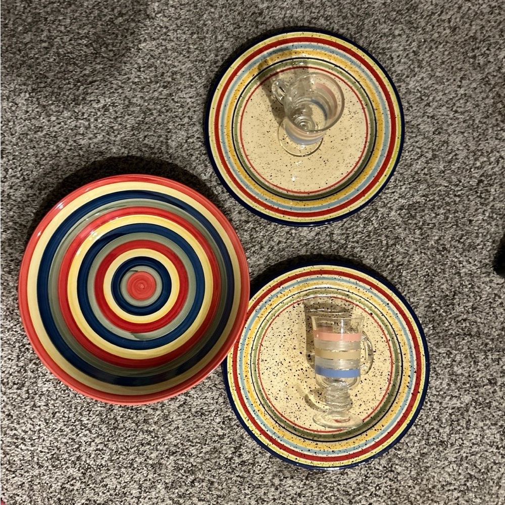 Pfaltzgraff Sedona plates, vintage Libby cups, and swirl bowl from Portugal